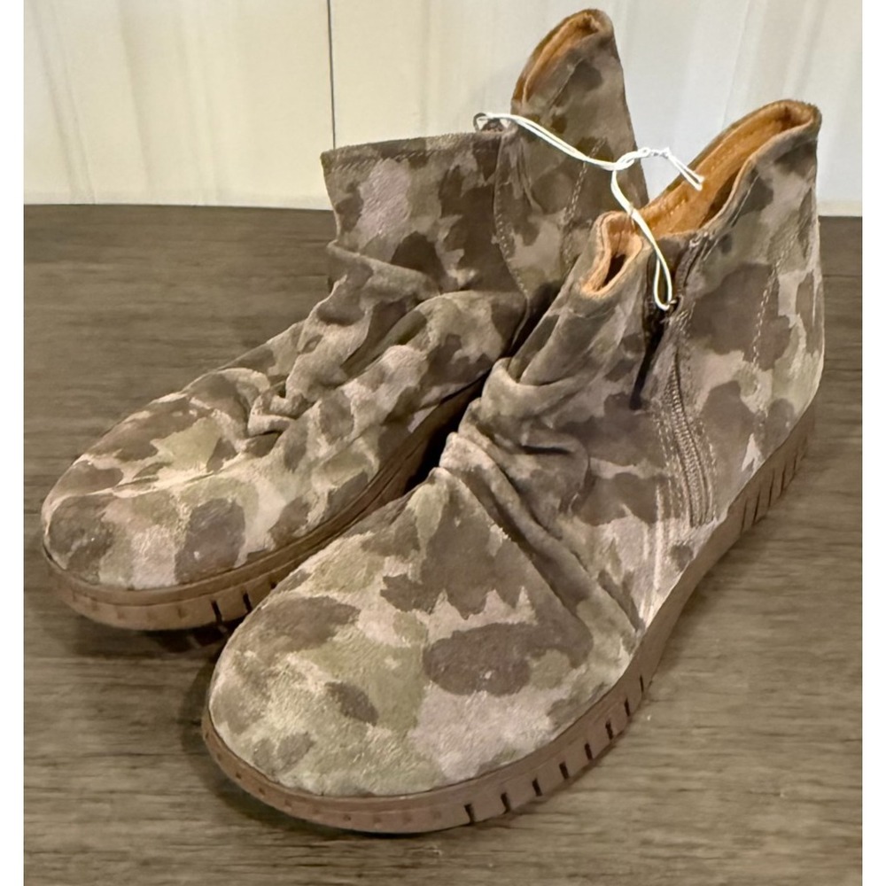 Comfortiva Women's Size 11 Camo Leather Ankle Boots Combat Lug Sole Brown Gray